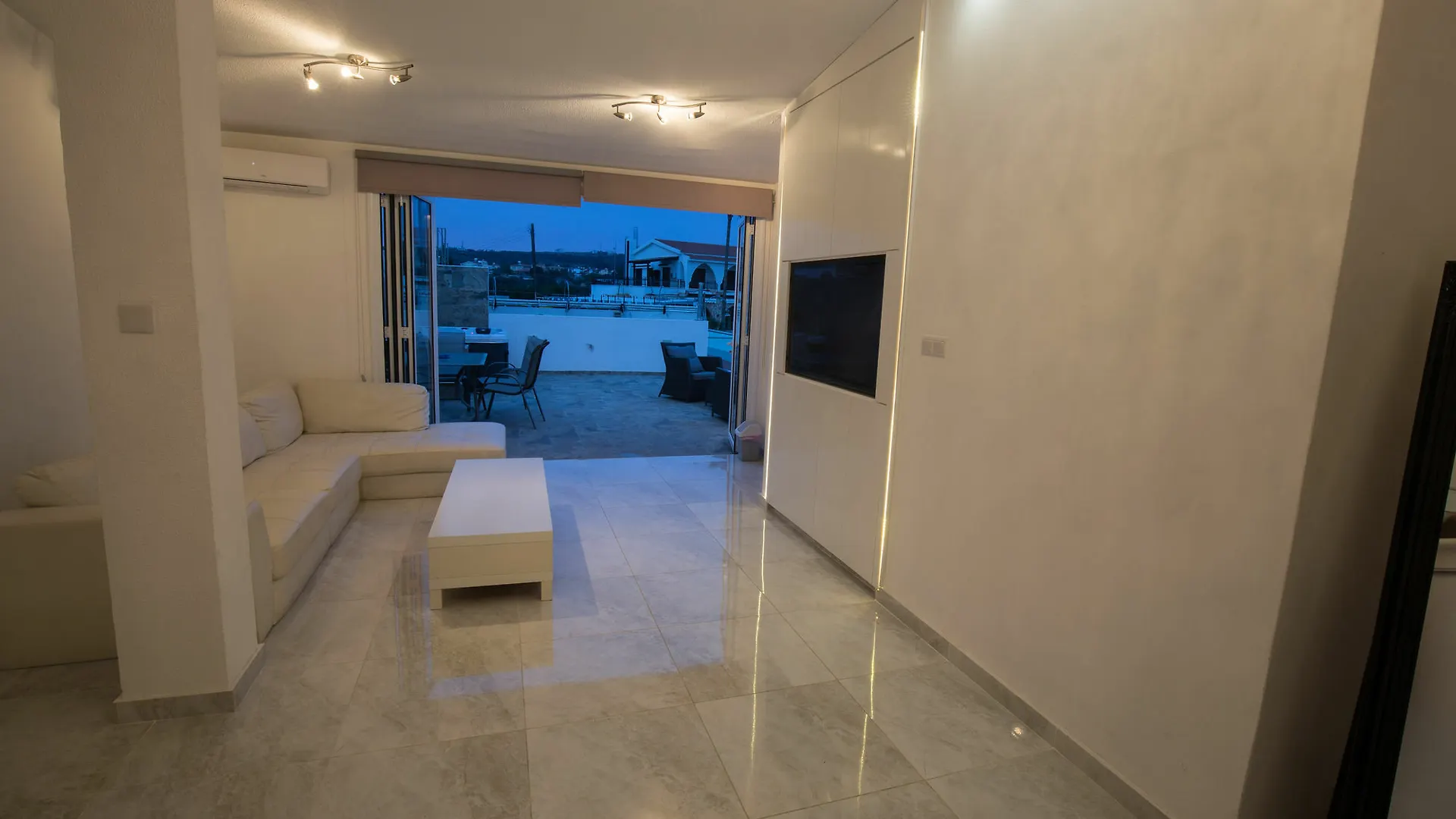 Tnk Luxury Suites Ayia Napa 0*,